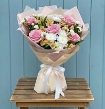 Букет цветов из:  Гвоздики, Орхидеи и Розы #REPLACE_PRED# Барково