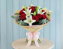 Букет цветов из:  Лилии и Розы в Барково