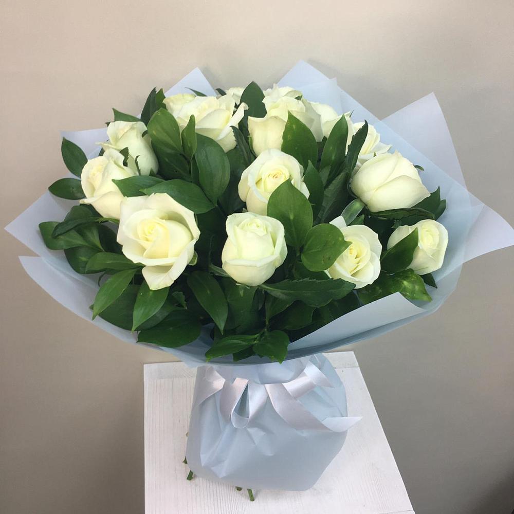 Букет 15 Белых роз Проуд в Барково