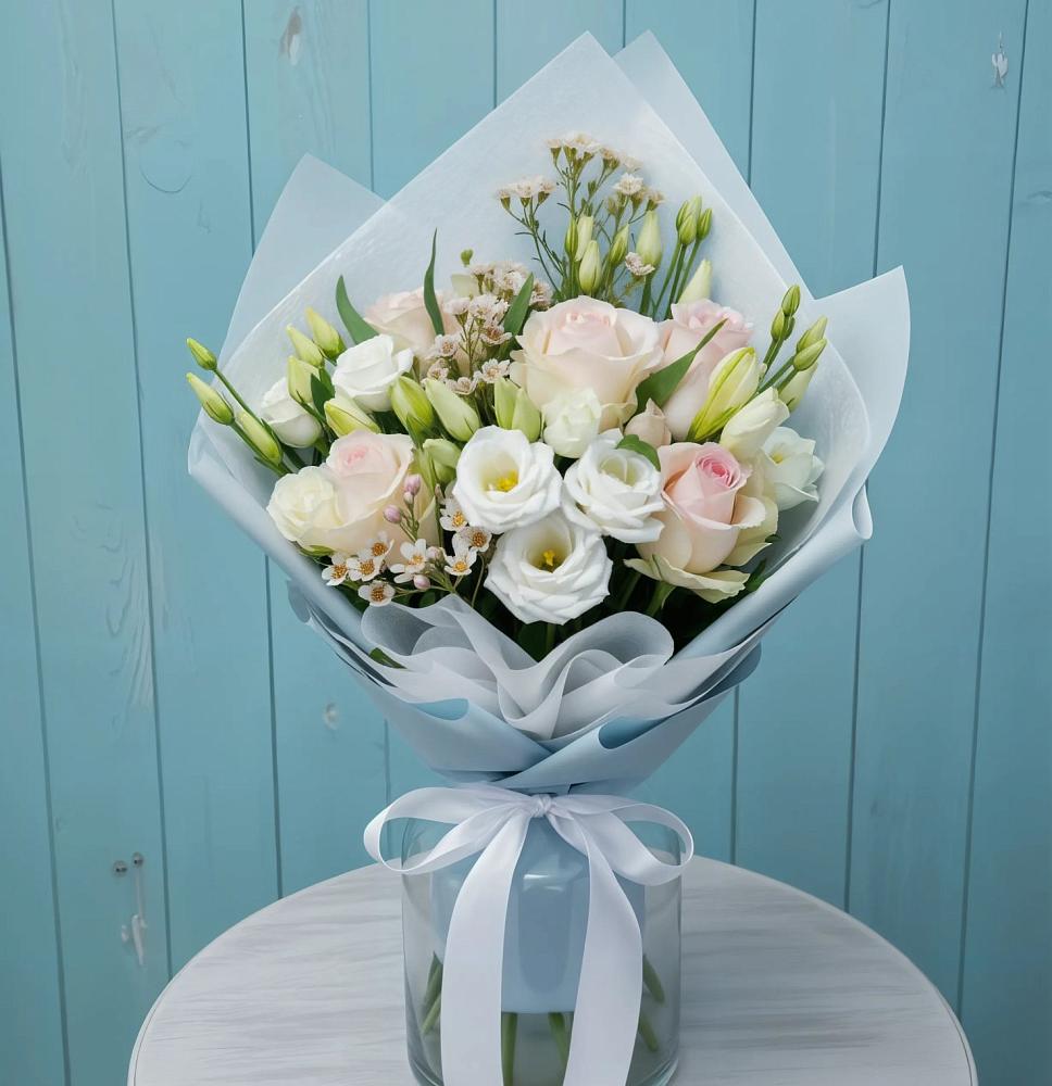 Букет цветов из: Розы и Лизиантусы в Барково