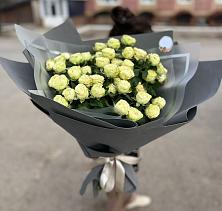 Букет Белые кустовые розы Солинеро в Барково