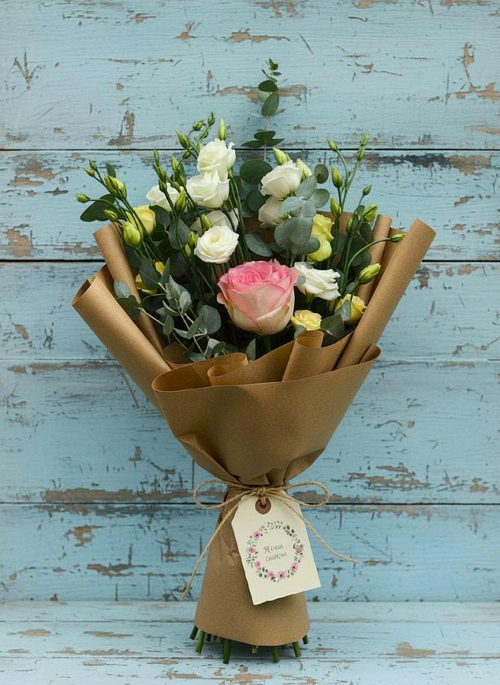 Букет цветов из: Розы и Лизиантусы в Барково