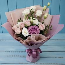 Букет цветов из:  Розы и Лизиантусы в Барково