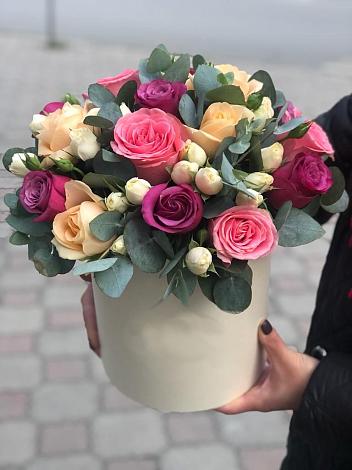 Цветочная композиция из Розы в шляпной коробке в Барково