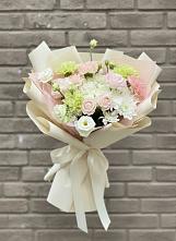 Букет цветов из:  Гвоздики, Розы, Лизиантусы и Хризантемы #REPLACE_PRED# Барково