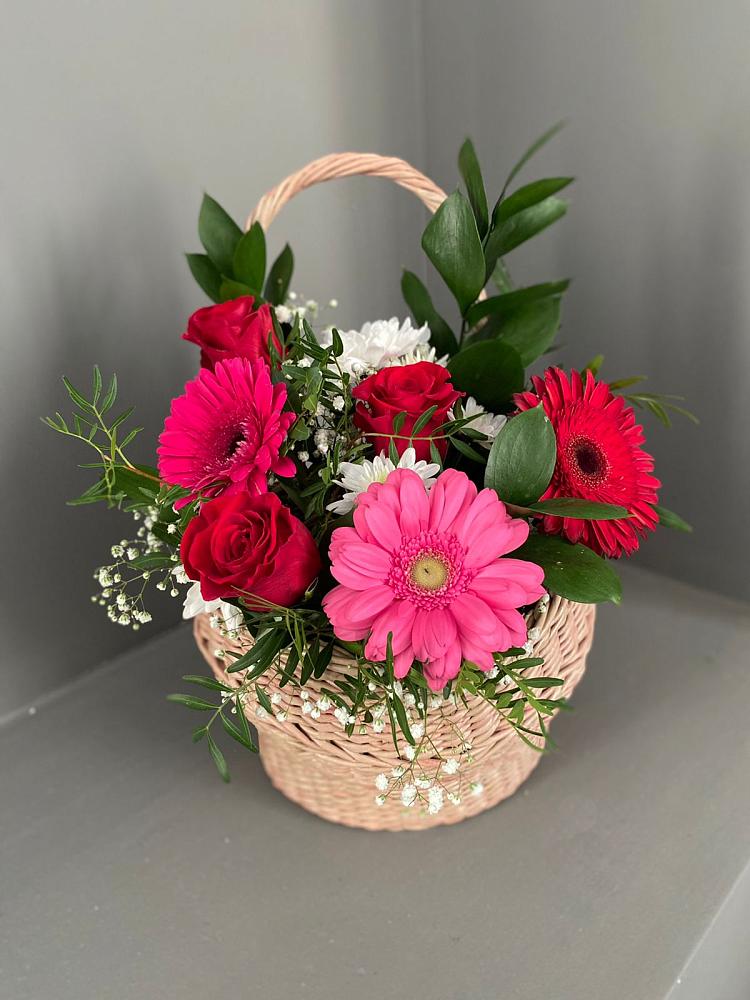 Цветочная композиция из Розы, Хризантемы и Герберы в корзине в Барково