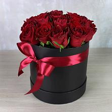 Цветочная композиция из Розы в шляпной коробке в Барково