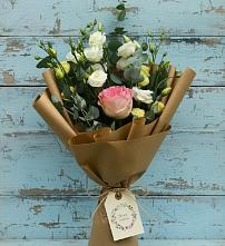 Букет цветов из:  Розы и Лизиантусы в Барково