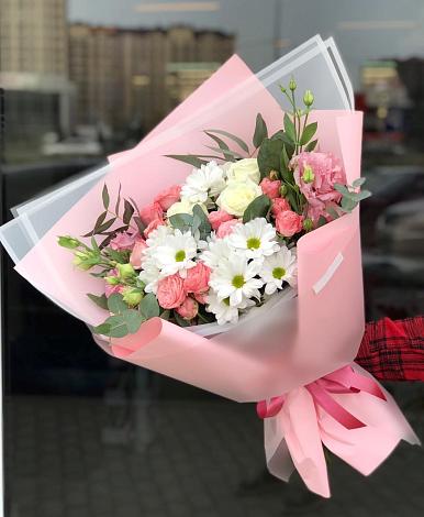 Букет цветов из: Розы, Лизиантусы и Хризантемы в Барково