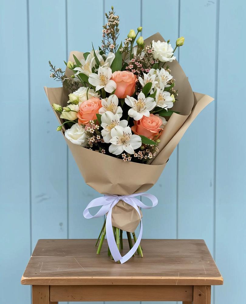 Букет цветов из: Альстромерии, Лизиантусы, Розы и Хризантемы в Барково